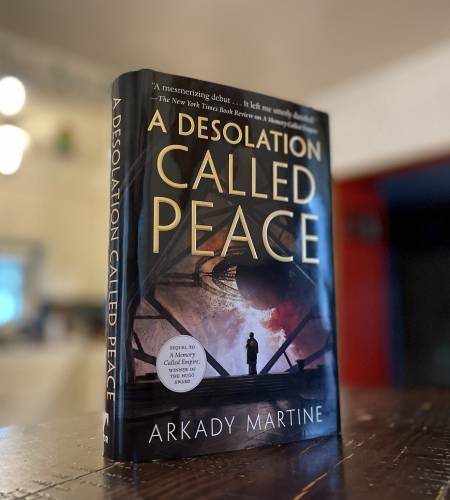بهترین کتاب های علملی تخیلی A Desolation Called Peace